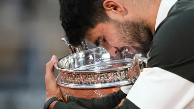 Карлос Алкарас няма да защитава титлата си на „Ролан Гарос"