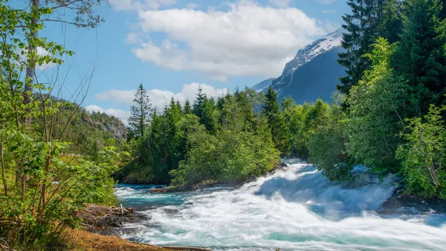 Скритият „Тайланд“ на Балканите: река Шала привлича все повече туристи