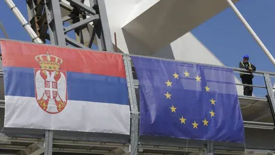 ЕС призова Сърбия да спре спорните съдебни закони
