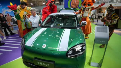 "Меко приземяване": Китай и ЕС с прогрес в разговорите за митата върху електричките