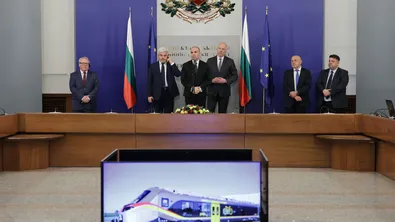 Пред риск е сделката за 35-те нови електрически мотриси