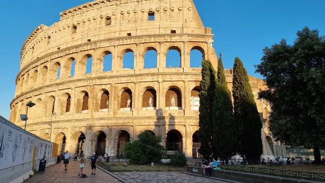 Италия: Трети скандал с жена и правителство