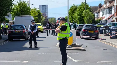 "Ужасяваща атака": двама евреи са ранени при нападение с нож в Лондон