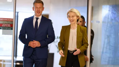 Петер Мадяр с "конструктивен и успешен" разговор с Фон дер Лайен