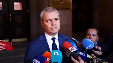 Костадин Костадинов призова за връщане на българския лев в първия ден на 52-рото Народно събрание