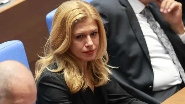 Коя е Михаела Доцова - председателят на 52-рото Народно събрание