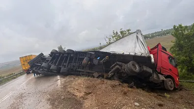 ТИР след ТИР извън пътя: опасна вълна от инциденти блокира ключови маршрути в страната