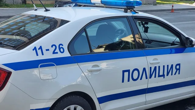 Въоръжен мъж нахлу в апартамент в Сливен и насочи оръжие срещу полицаи