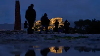 Майски сняг в Гърция: Студена вълна изненада туристите