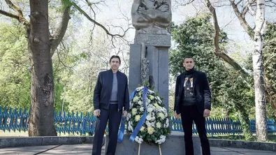 Левски отдаде почит на Гунди