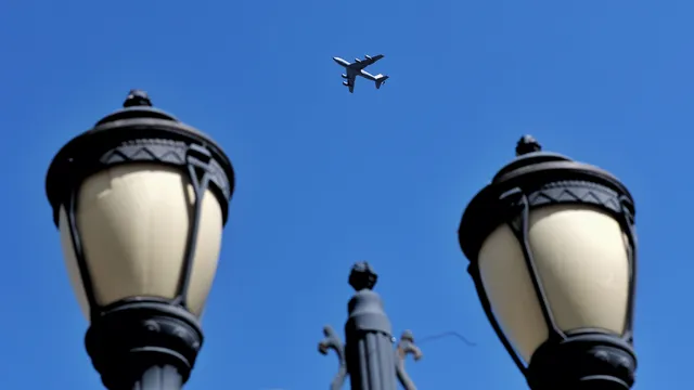 Подготовката за 6 май: Над София ще бъдат изпълнени тренировъчни полети