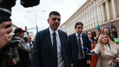 Ивайло Мирчев за раздялата на ПП-ДБ: Асен Василев дължи отговори