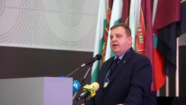 Красимир Каракачанов пред Таралеж: Действията на Радев първите шест месеца ще решат съдбата на "Прогресивна България"