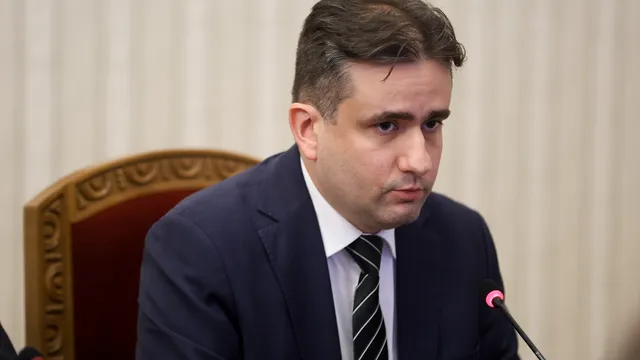 Божидар Божанов на консултациите: „Прогресивна България“ спря да говори за Пеевски и Борисов