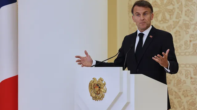Макрон обсъди Ормузкия проток с иранския президент