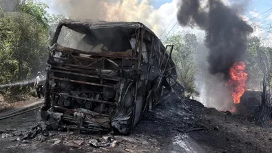 Огнен ад на пътя: 16 жертви след сблъсък между автобус и цистерна в Индонезия