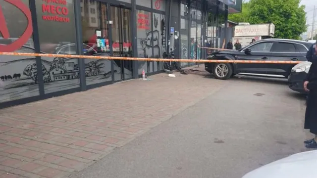 Стана ясно защо кола се вряза във витрина в кв. "Люлин"