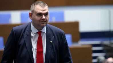 Прокуратурата е прекратила разследването за доходите на Пеевски