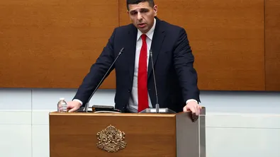 Ивайло Мирчев към Радев: Пеевски гледа нагло от първия ред, а ГЕРБ ви се предложиха