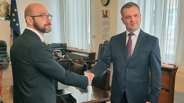 Найденов прие поста от Янкулов и обяви мораториум върху решенията на ВСС