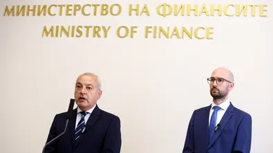 В МФ: Георги Клисурски предаде поста на Гълъб Донев