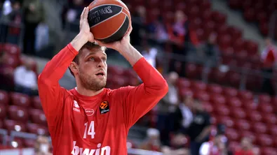 Везенков срещу шампиона на полуфиналите в Евролигата
