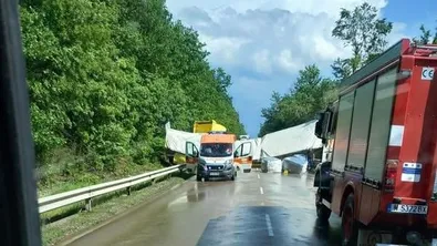 Тежка катастрофа с тир затвори пътя Монтана - Враца