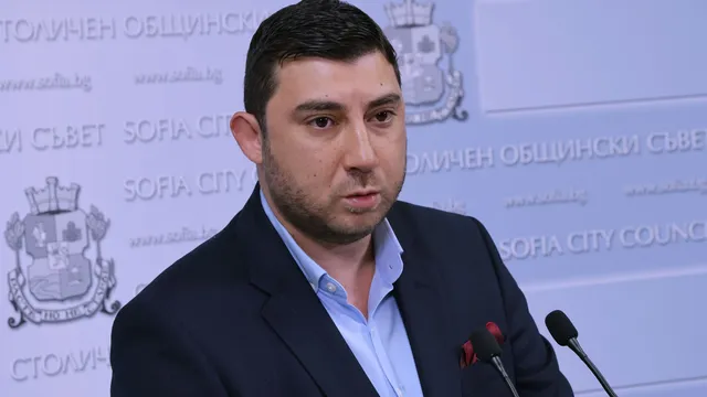 Карлос Контрера към Иван Демерджиев: Изметете гробищната мафия