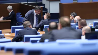 Парламентът прие на първо четене трите проекта за промени във ВСС