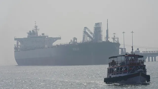 Иран отвори Ормузкия проток за някои китайски кораби
