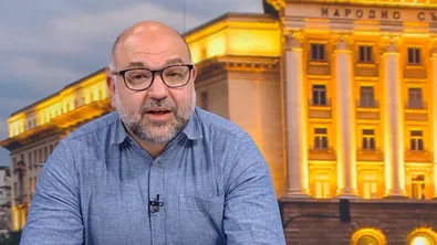 Политологът Христо Панчугов: Радев говори едно в България, друго в Брюксел