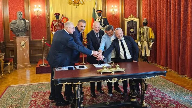 Симеон Сакскобургготски валидира първите марки с български царици