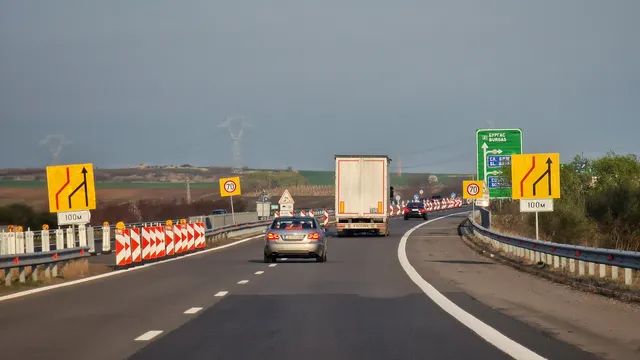 Временни ограничения на движението по АМ „Струма“ в следващите дни