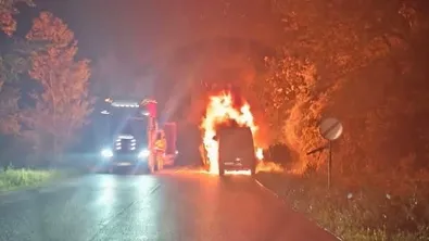 Ад на Е-79: бус пламна в движение между Монтана и Враца