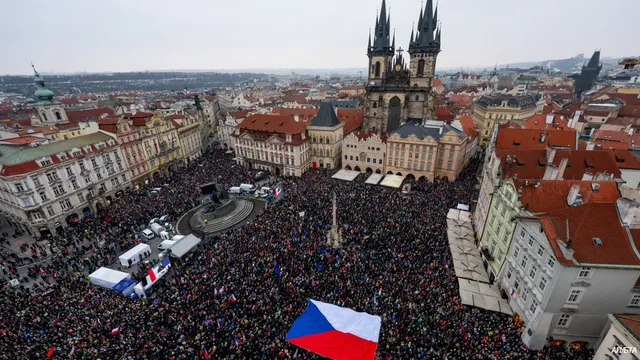 Хиляди на протест в Чехия за независимост на обществените медии
