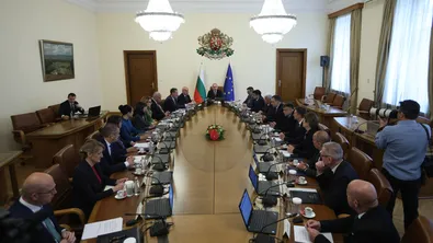 Румен Радев назначи още четирима нови зам.-министри