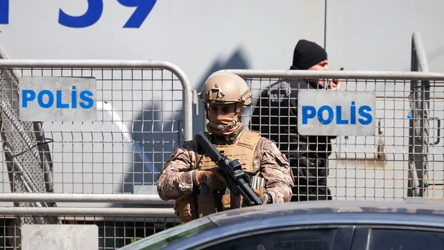 110 задържани при спецоперация срещу ИДИЛ в Турция