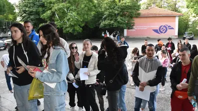 Часове остават до първата задължителна матура по БЕЛ