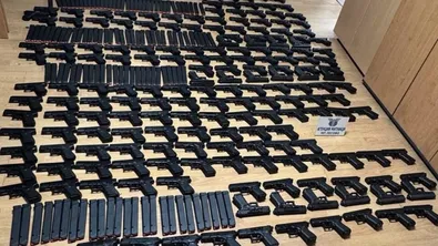 200 контрабандни пистолета и 120 пълнителя задържаха на "Лесово"