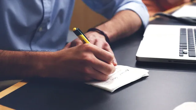 В кои европейски страни хората работят най-много през уикендите?