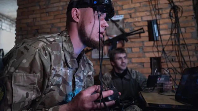 Украйна твърди, че е поразила с дронове разузнавателен център на ФСС (Видео)