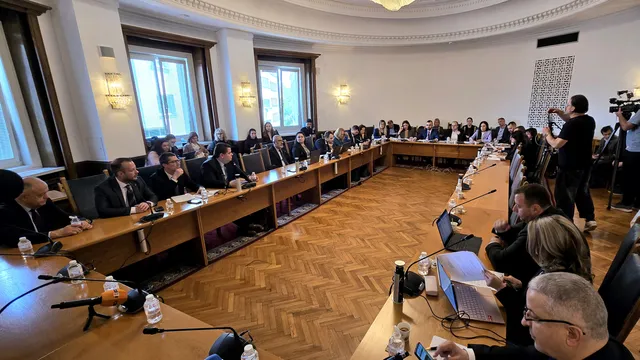НС: Премиерът и вицепремиерите могат да отлагат питане до когато им е удобно