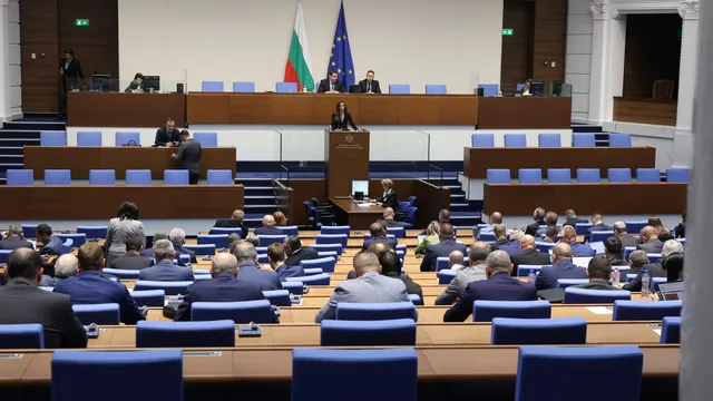 Ще спасим ли парите по ПВУ? Парламентът върна антикорупционната комисия