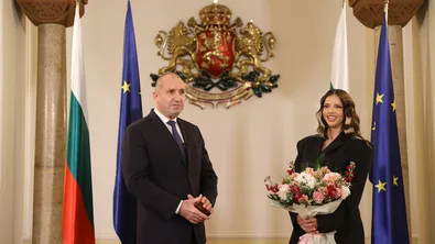 След „Евровизия“: 900 квадрата до морето и титла „Почетен гражданин“ за Дара?