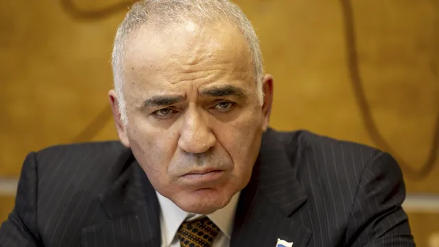 Гари Каспаров: От шахматна легенда до издирван опозиционер