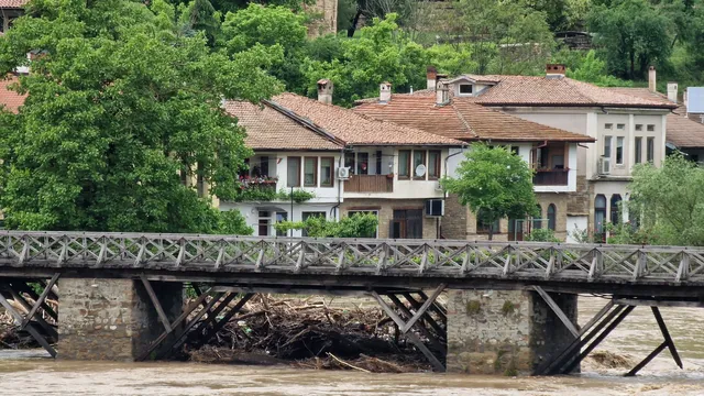 След водната стихия: Велико Търново и Габрово броят щетите