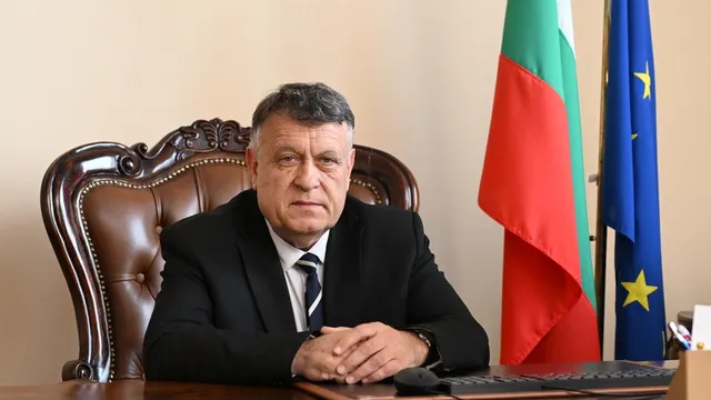 проф. Георги Вълчев: Училището е свръхнатоварено, трябва да се олекотят програмите