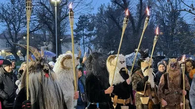 Кукери, самба и хиляди зрители: България блесна в сърцето на Берлин