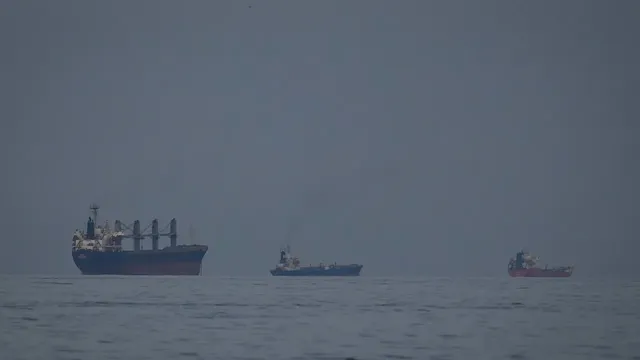 Експлозия на танкер край бреговете на Оман