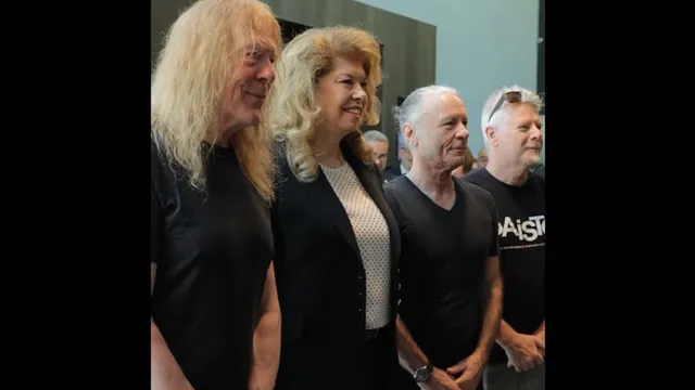 Илияна Йотова се срещна с Iron Maiden преди концерта им в София